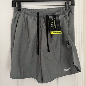 New Nike Mens Challenger Running Shorts - Small